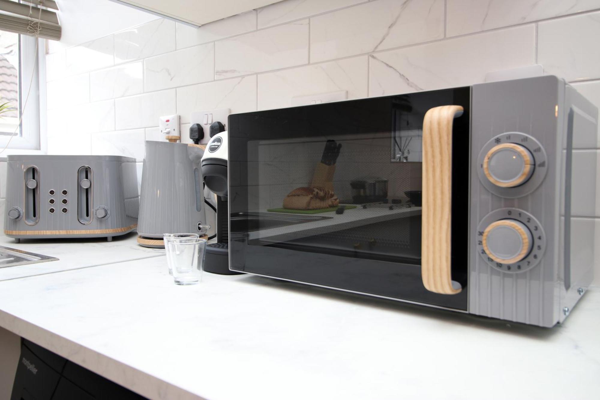 Fully Equipped Kitchen, Parking, City Centre 斯旺西 外观 照片