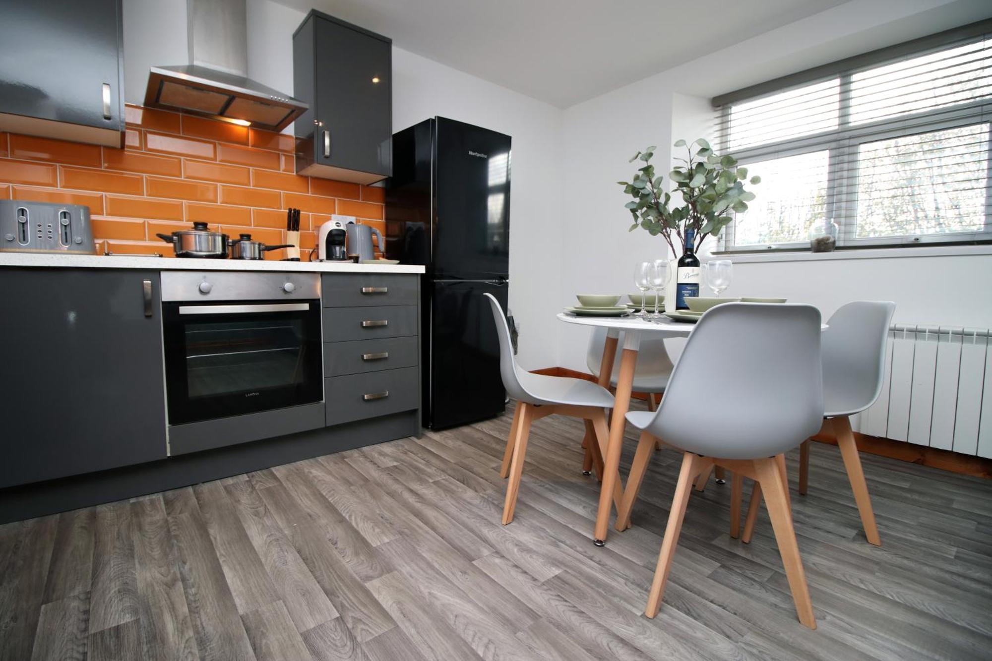 Fully Equipped Kitchen, Parking, City Centre 斯旺西 外观 照片