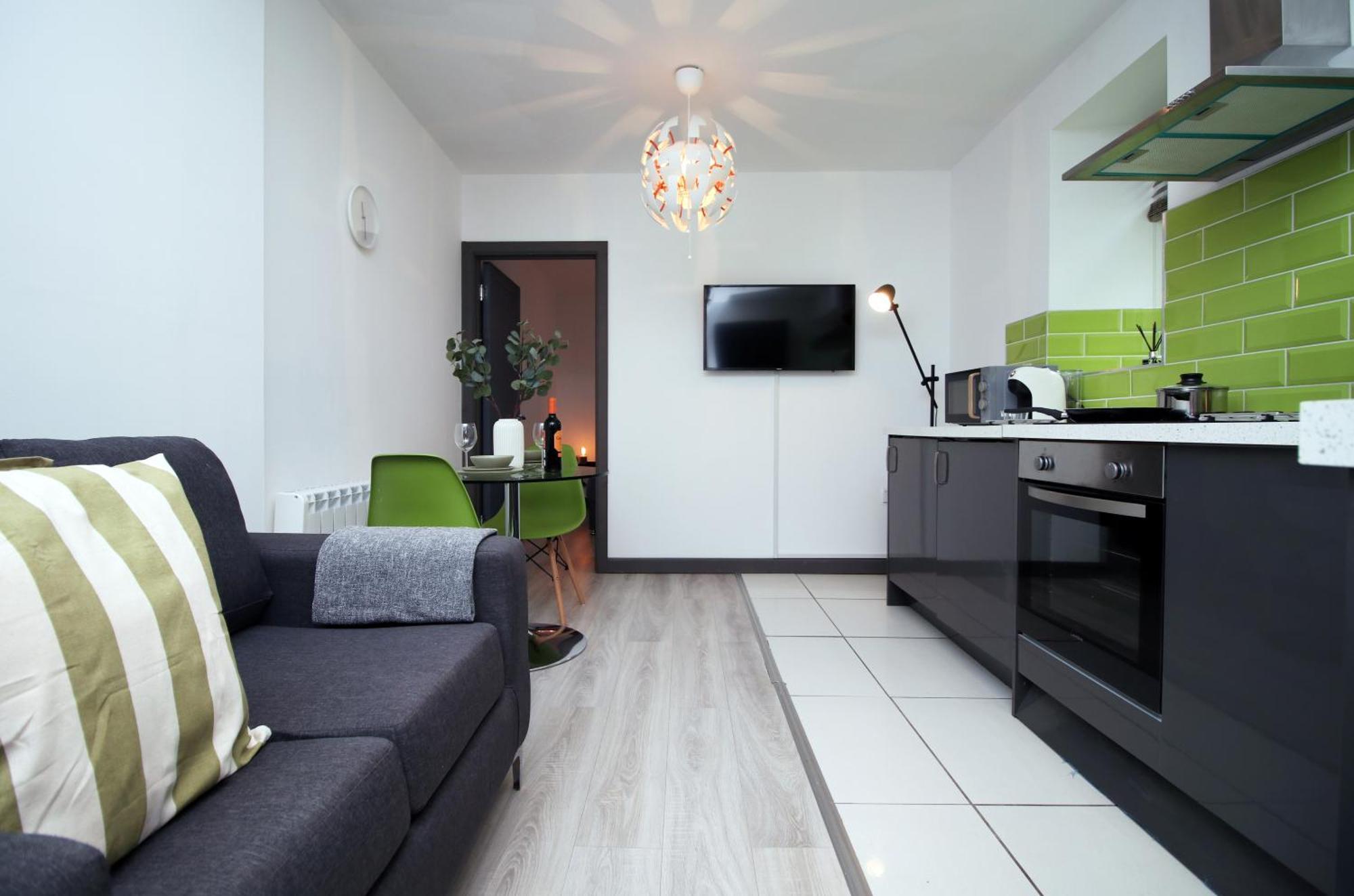 Fully Equipped Kitchen, Parking, City Centre 斯旺西 外观 照片