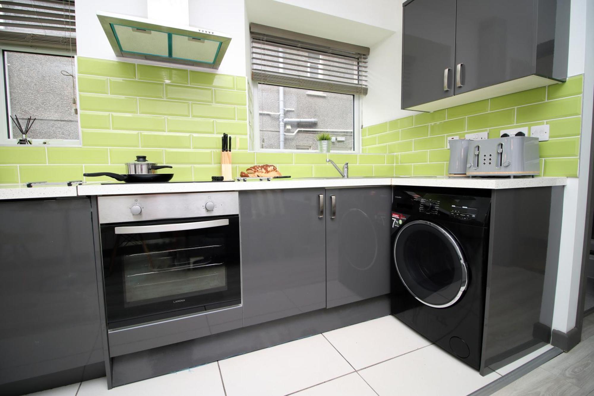 Fully Equipped Kitchen, Parking, City Centre 斯旺西 外观 照片