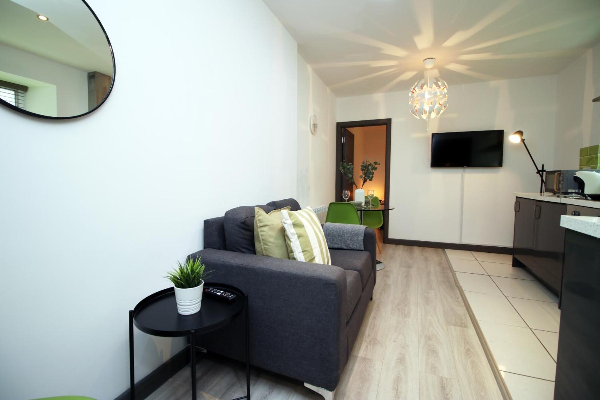 Fully Equipped Kitchen, Parking, City Centre 斯旺西 外观 照片