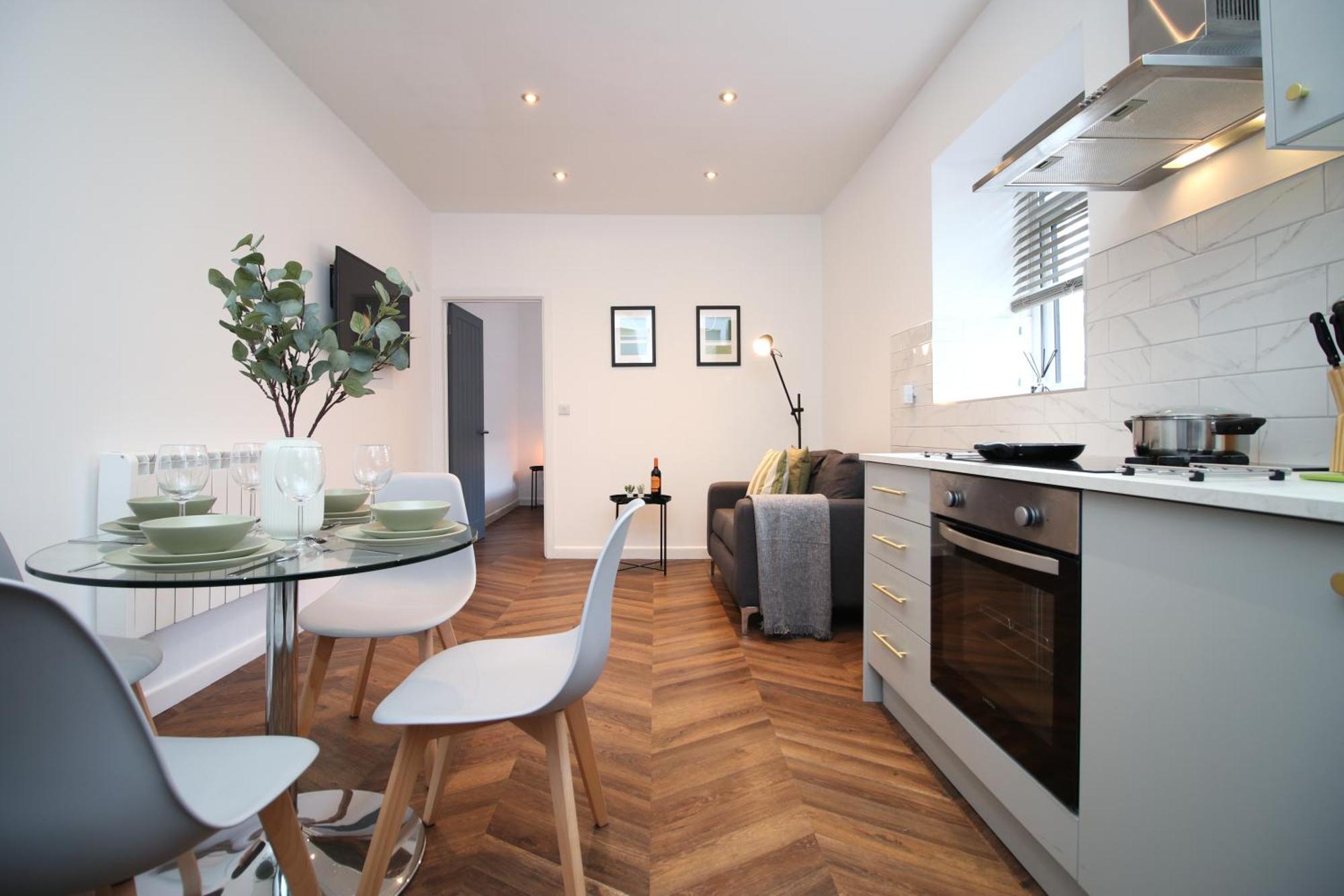 Fully Equipped Kitchen, Parking, City Centre 斯旺西 外观 照片