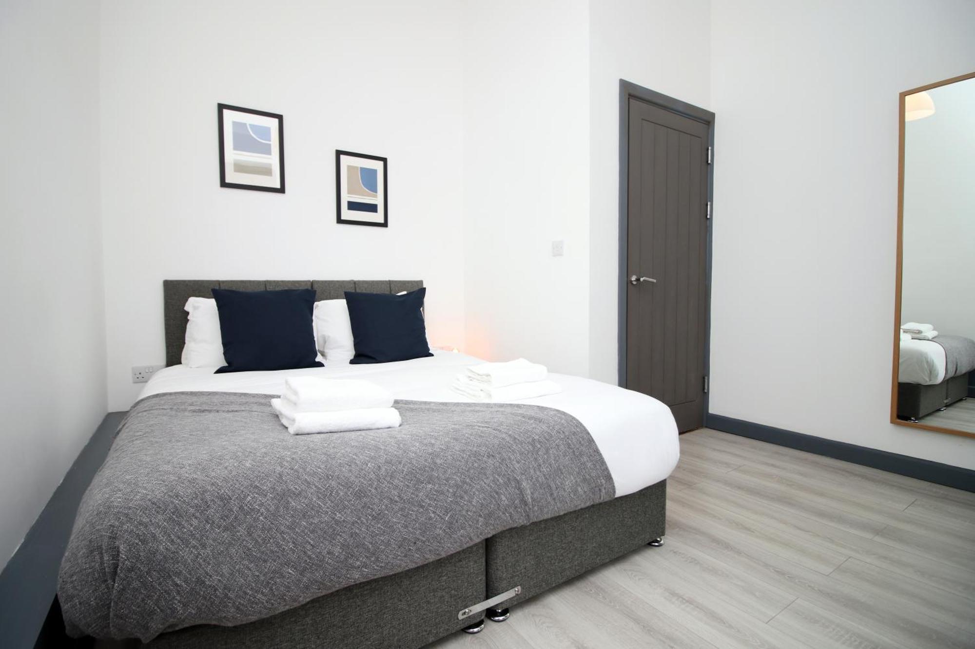 Fully Equipped Kitchen, Parking, City Centre 斯旺西 外观 照片