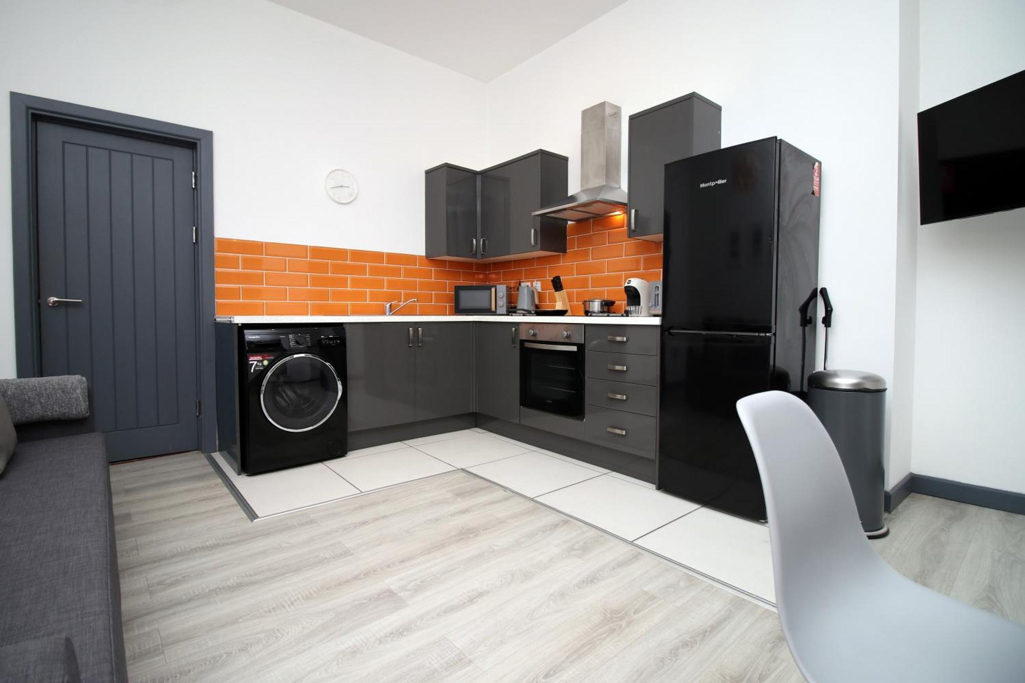 Fully Equipped Kitchen, Parking, City Centre 斯旺西 外观 照片